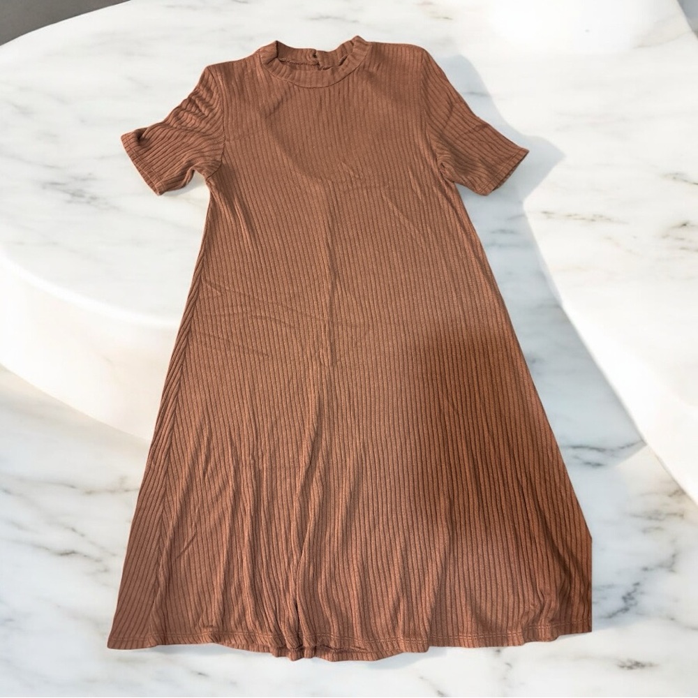 Elegant Brown Ribbed Dress